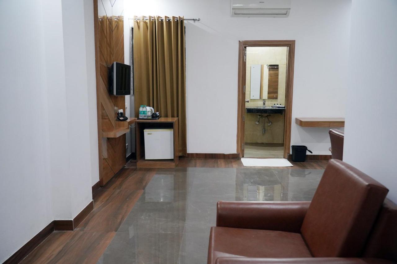 The Lohmod - Boutique At Delhi Airport New Delhi