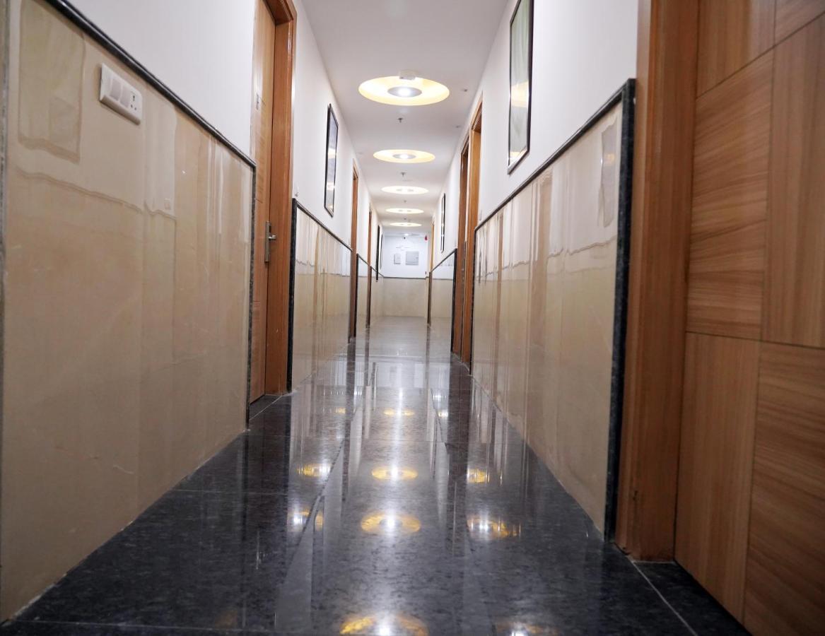 Hotel The Lohmod - Boutique At Delhi Airport 4*
