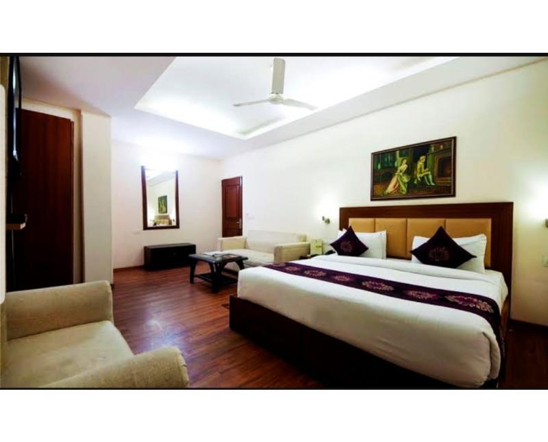 The Lohmod - Boutique At Delhi Airport Hotel