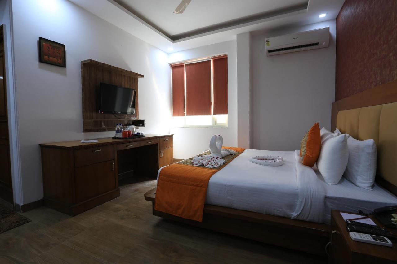 The Lohmod - Boutique At Delhi Airport Hotel 4*
