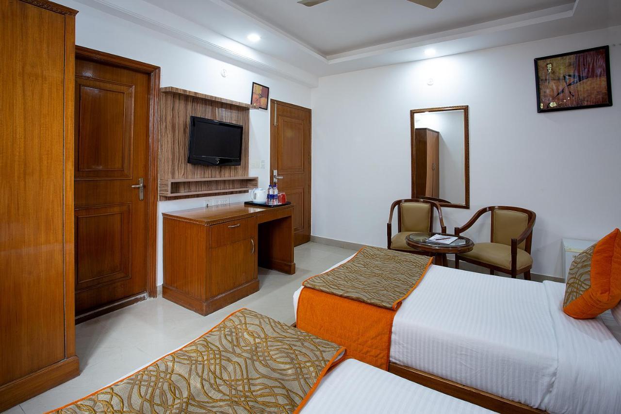 The Lohmod - Boutique At Delhi Airport Hotel