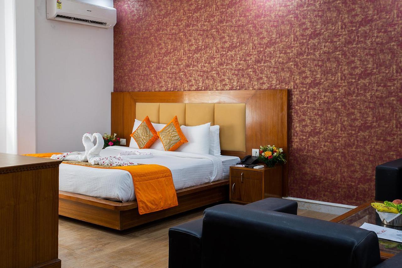 The Lohmod - Boutique At Delhi Airport Hotel